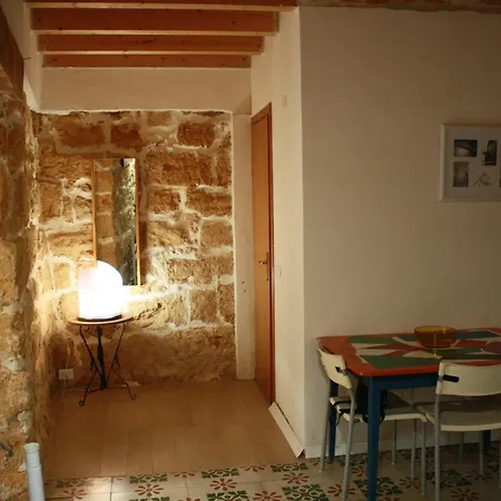Casa Lerux 3*
